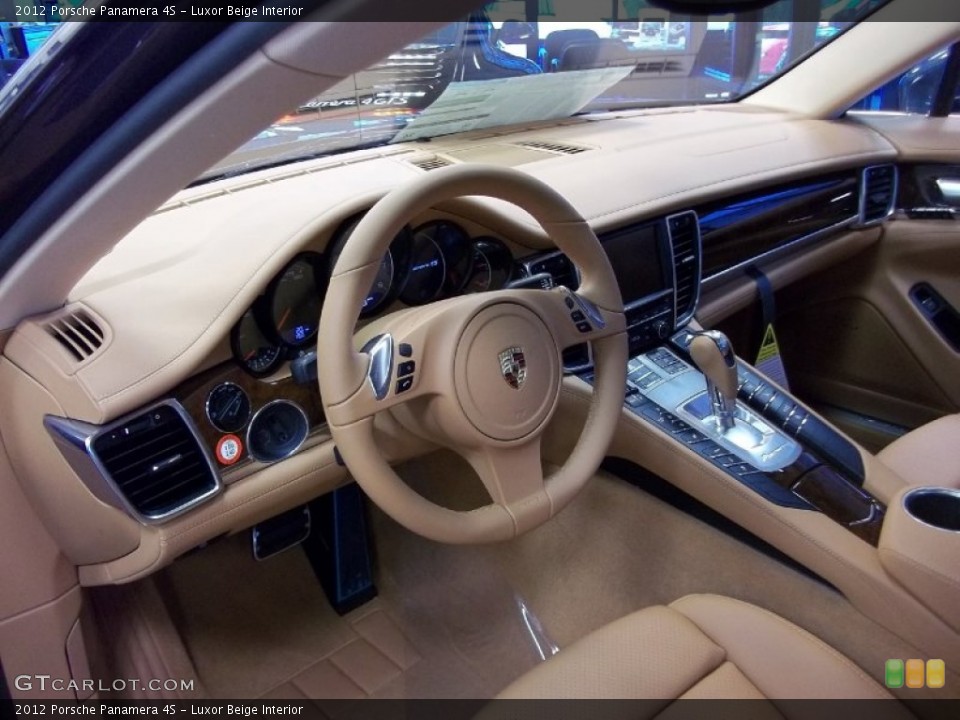Luxor Beige Interior Dashboard for the 2012 Porsche Panamera 4S #58745703