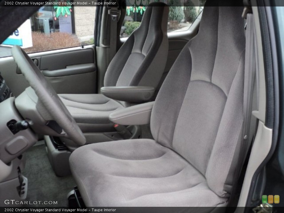 Taupe Interior Photo for the 2002 Chrysler Voyager  #58748697