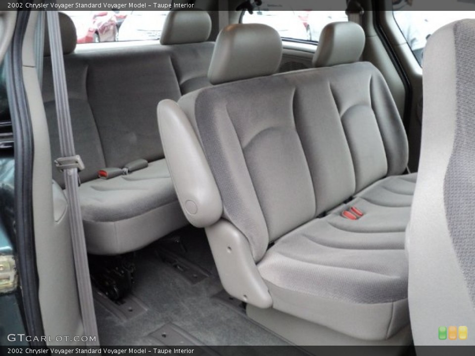 Taupe Interior Photo for the 2002 Chrysler Voyager  #58748760