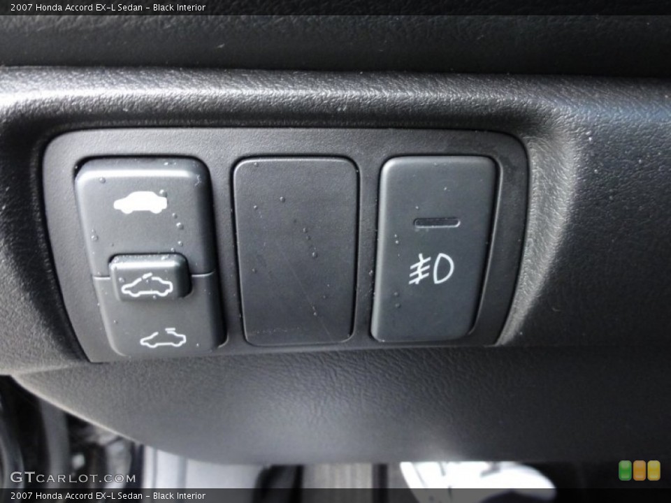 Black Interior Controls for the 2007 Honda Accord EX-L Sedan #58763376