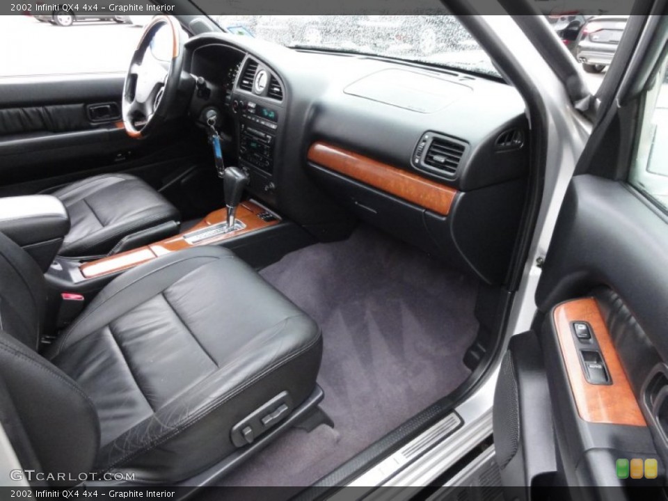 Graphite Interior Photo for the 2002 Infiniti QX4 4x4 #58763538