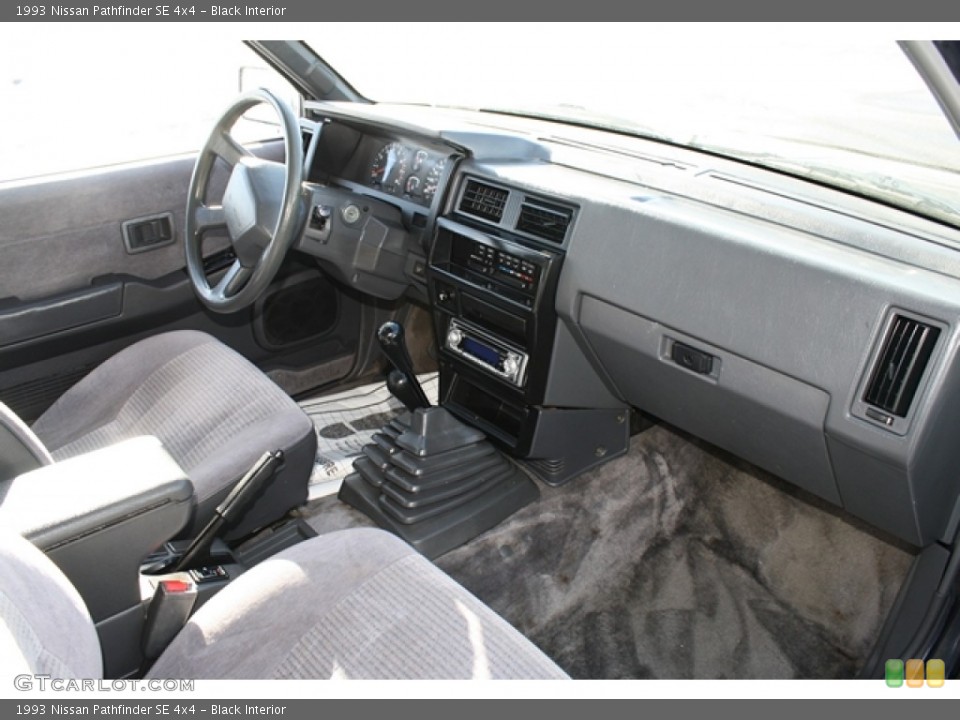 Black 1993 Nissan Pathfinder Interiors