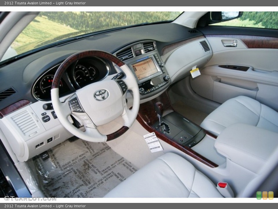 Light Gray Interior Photo for the 2012 Toyota Avalon Limited #58771461