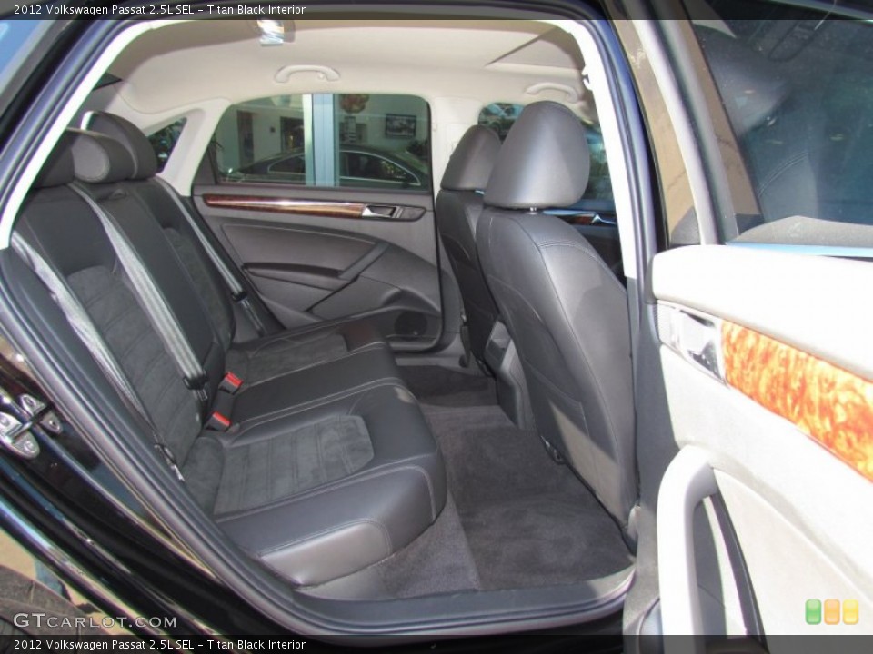 Titan Black Interior Photo for the 2012 Volkswagen Passat 2.5L SEL #58783735