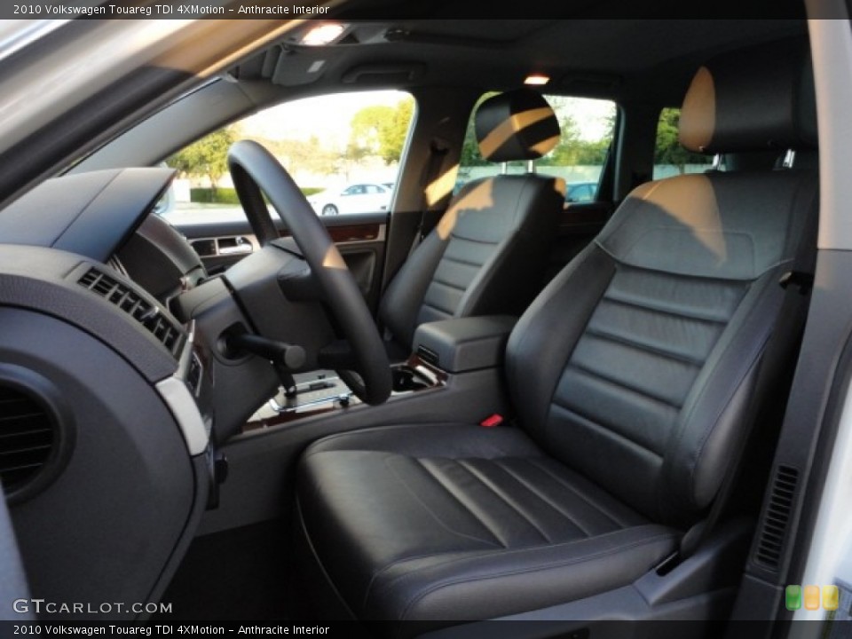 Anthracite Interior Photo for the 2010 Volkswagen Touareg TDI 4XMotion #58783780