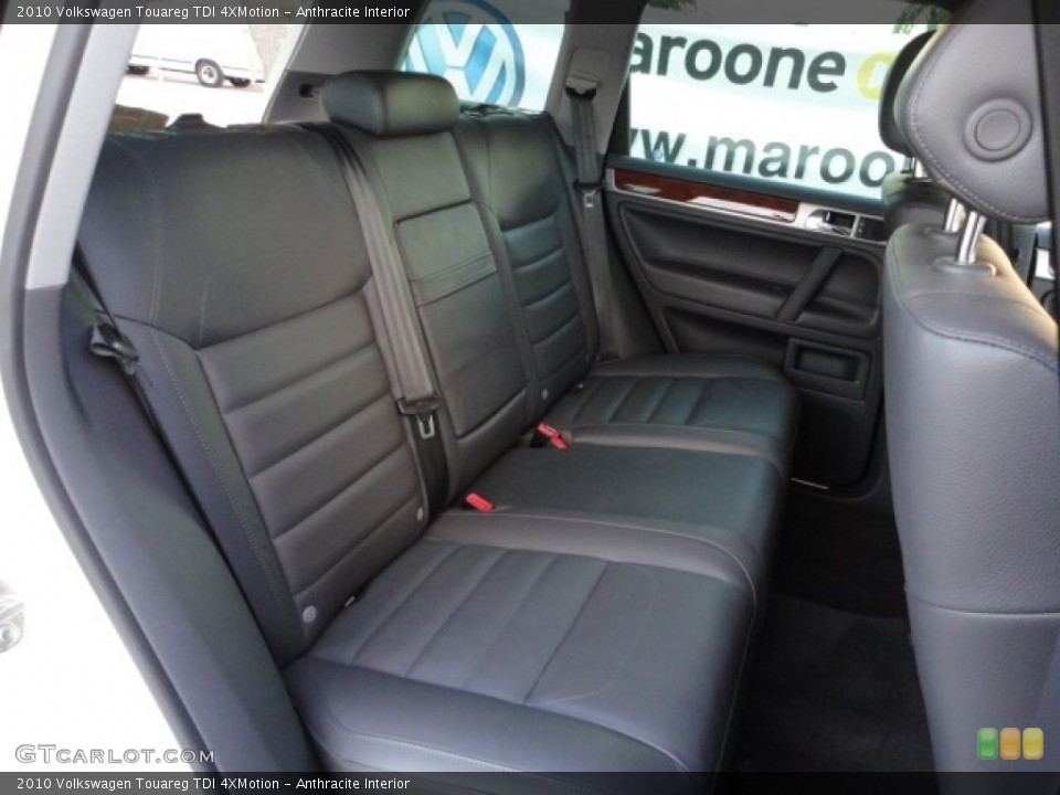Anthracite Interior Photo for the 2010 Volkswagen Touareg TDI 4XMotion #58783798