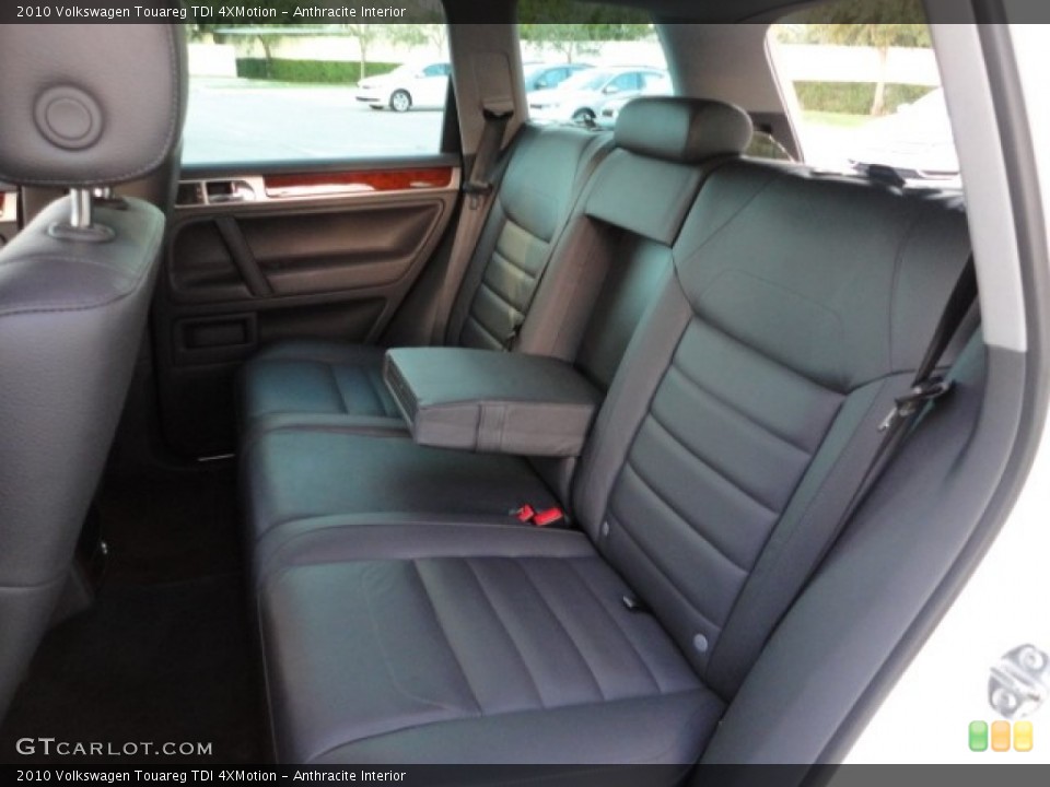 Anthracite Interior Photo for the 2010 Volkswagen Touareg TDI 4XMotion #58783807