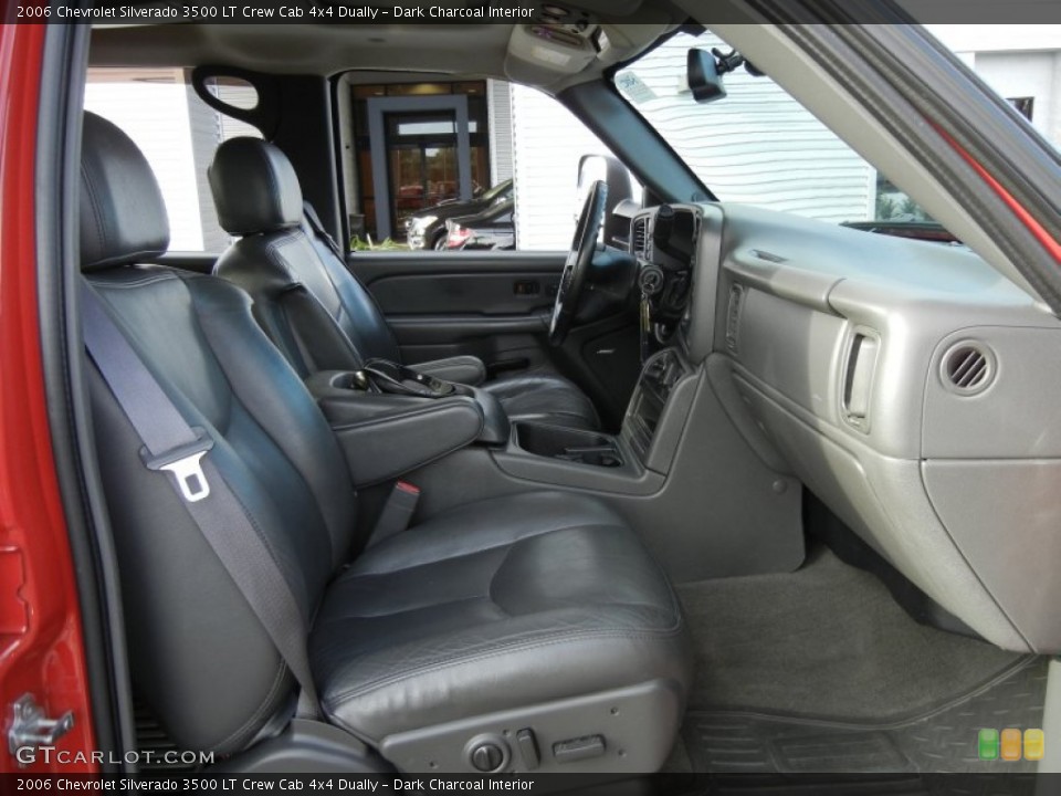 Dark Charcoal Interior Photo for the 2006 Chevrolet Silverado 3500 LT Crew Cab 4x4 Dually #58791067