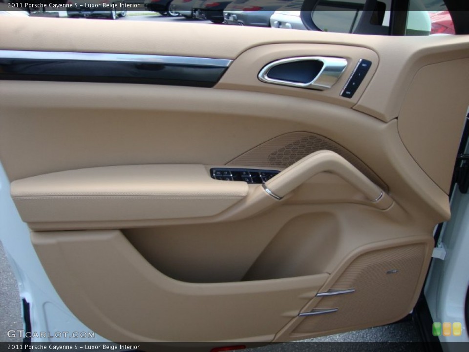 Luxor Beige Interior Door Panel for the 2011 Porsche Cayenne S #58798005