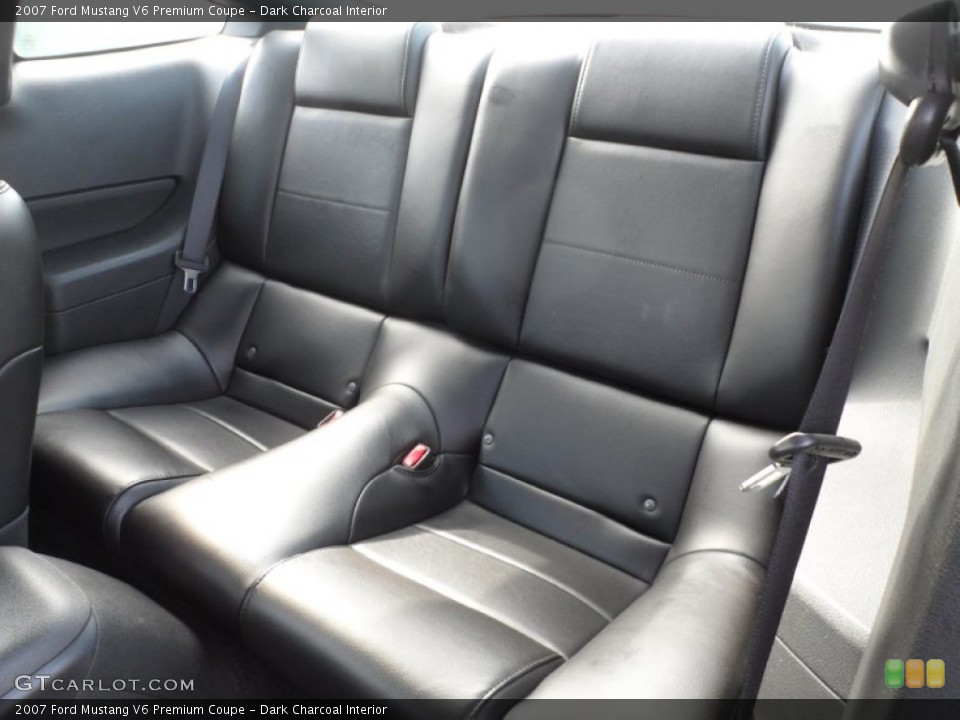 Dark Charcoal Interior Photo for the 2007 Ford Mustang V6 Premium Coupe #58816389