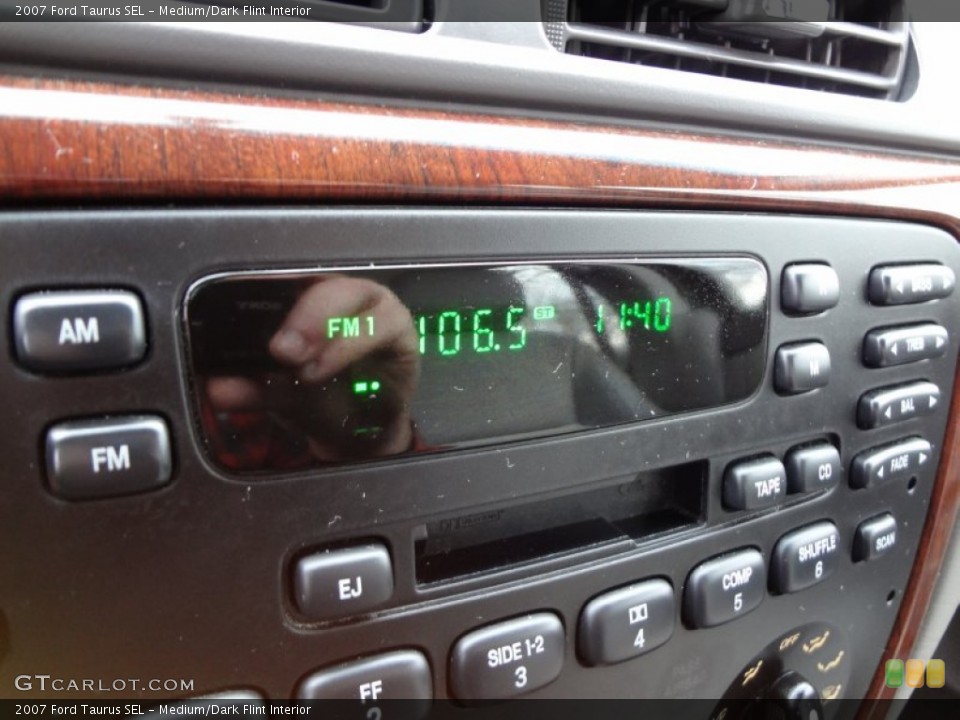 Medium/Dark Flint Interior Audio System for the 2007 Ford Taurus SEL #58826470