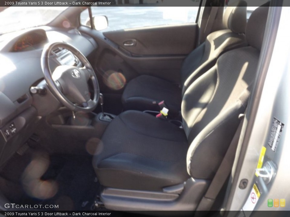 Dark Charcoal Interior Photo for the 2009 Toyota Yaris S 3 Door Liftback #58845691