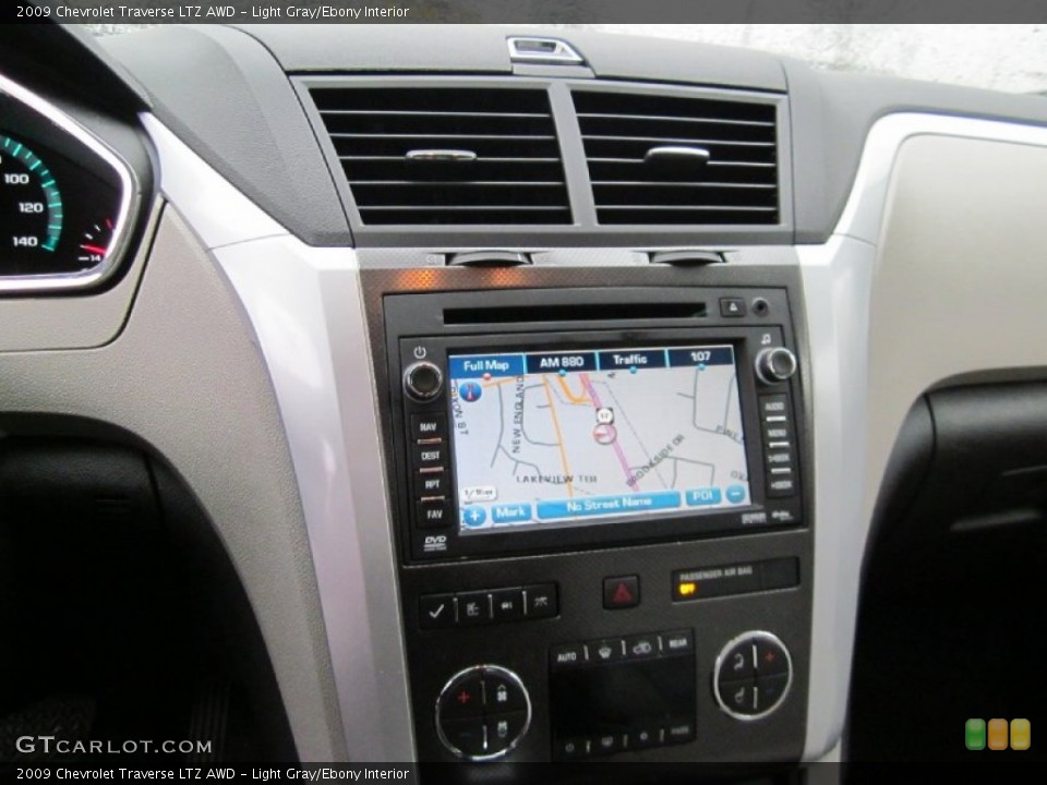 Light Gray/Ebony Interior Navigation for the 2009 Chevrolet Traverse LTZ AWD #58848438