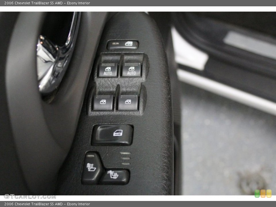 Ebony Interior Controls for the 2006 Chevrolet TrailBlazer SS AWD #58856992