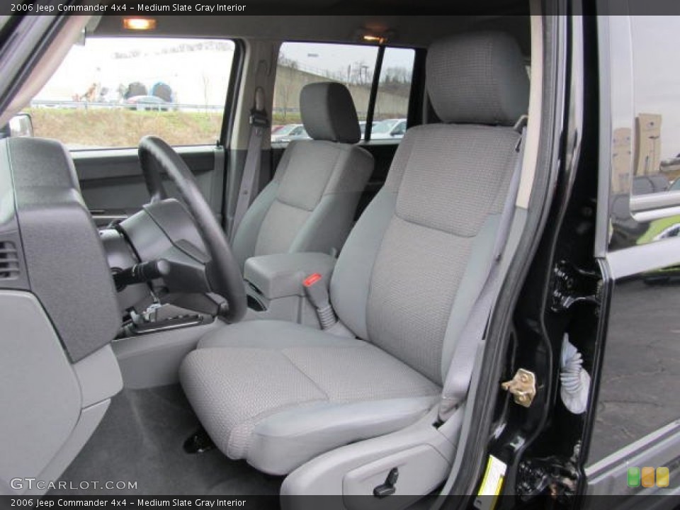 Medium Slate Gray Interior Photo for the 2006 Jeep Commander 4x4 #58860475