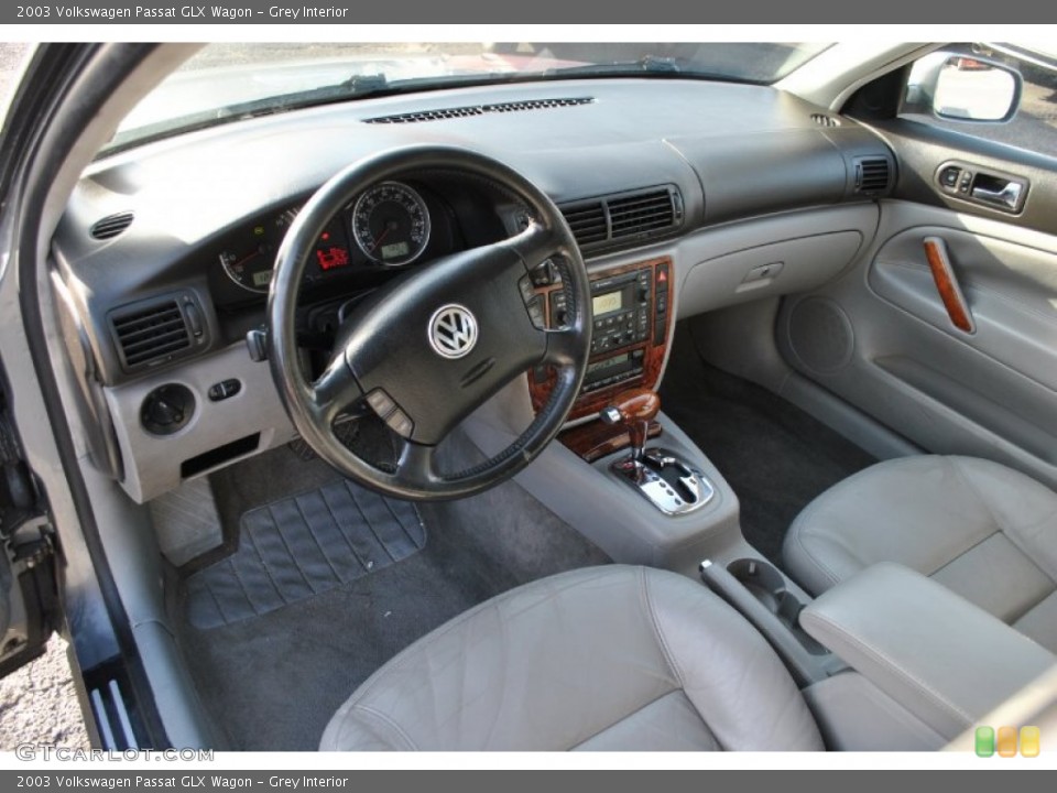 Grey Interior Photo for the 2003 Volkswagen Passat GLX Wagon #58862908