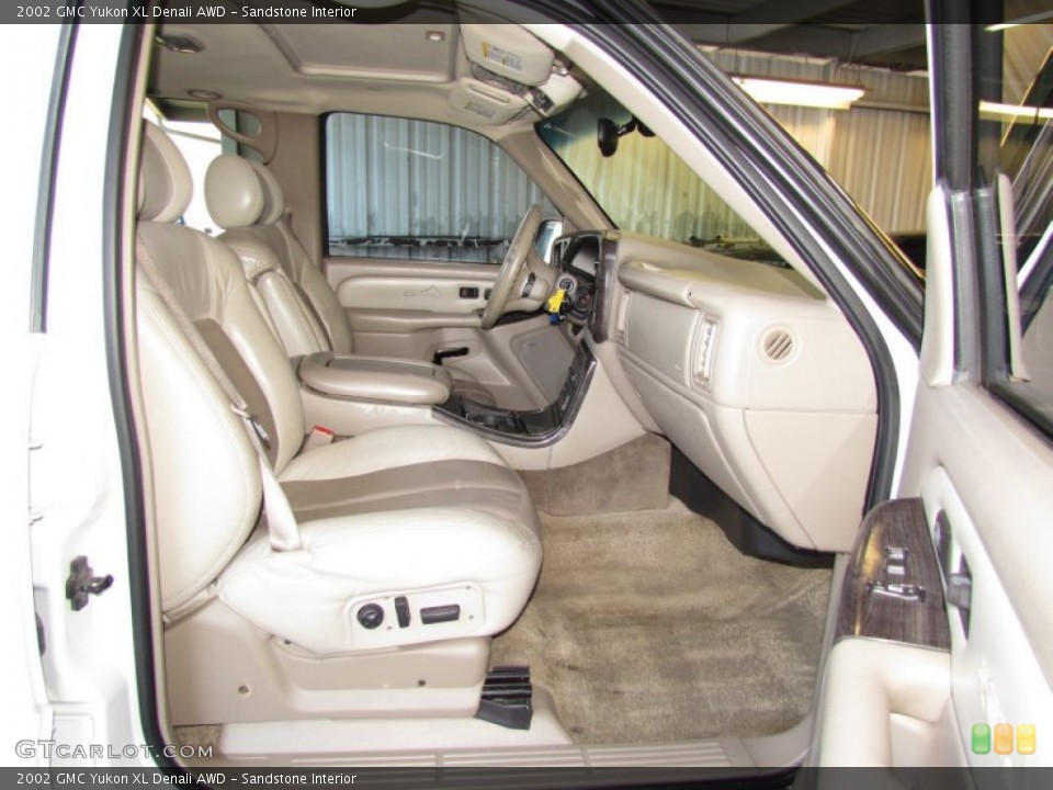 Sandstone Interior Photo for the 2002 GMC Yukon XL Denali AWD #58865047