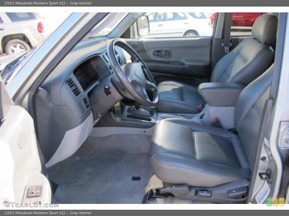 Gray Interior Photo for the 2001 Mitsubishi Montero Sport XLS #58880388