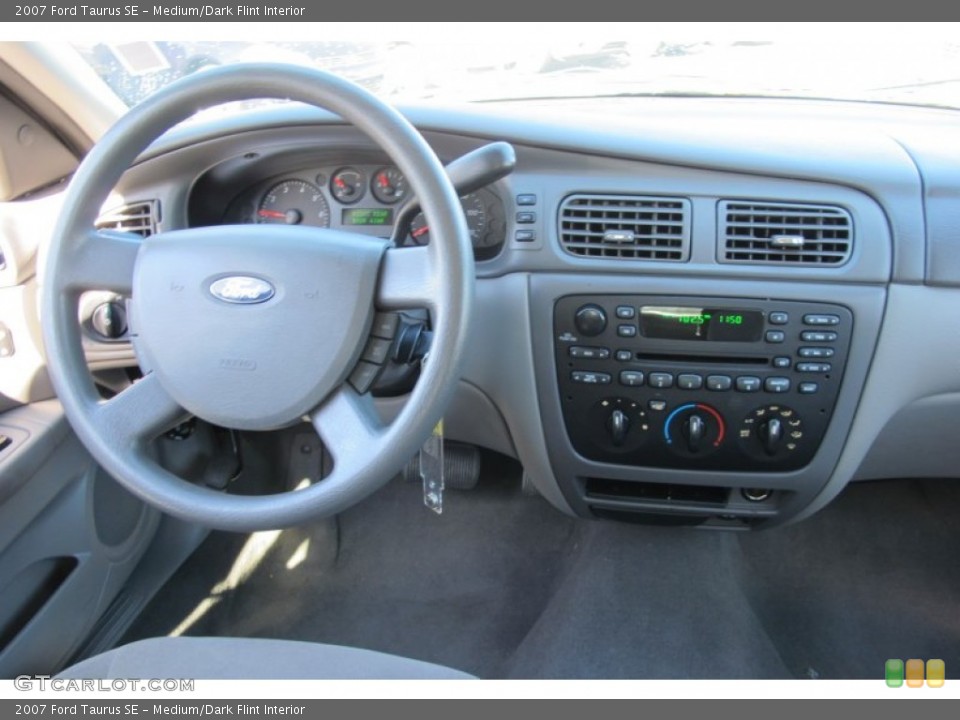 Medium/Dark Flint Interior Dashboard for the 2007 Ford Taurus SE #58880576