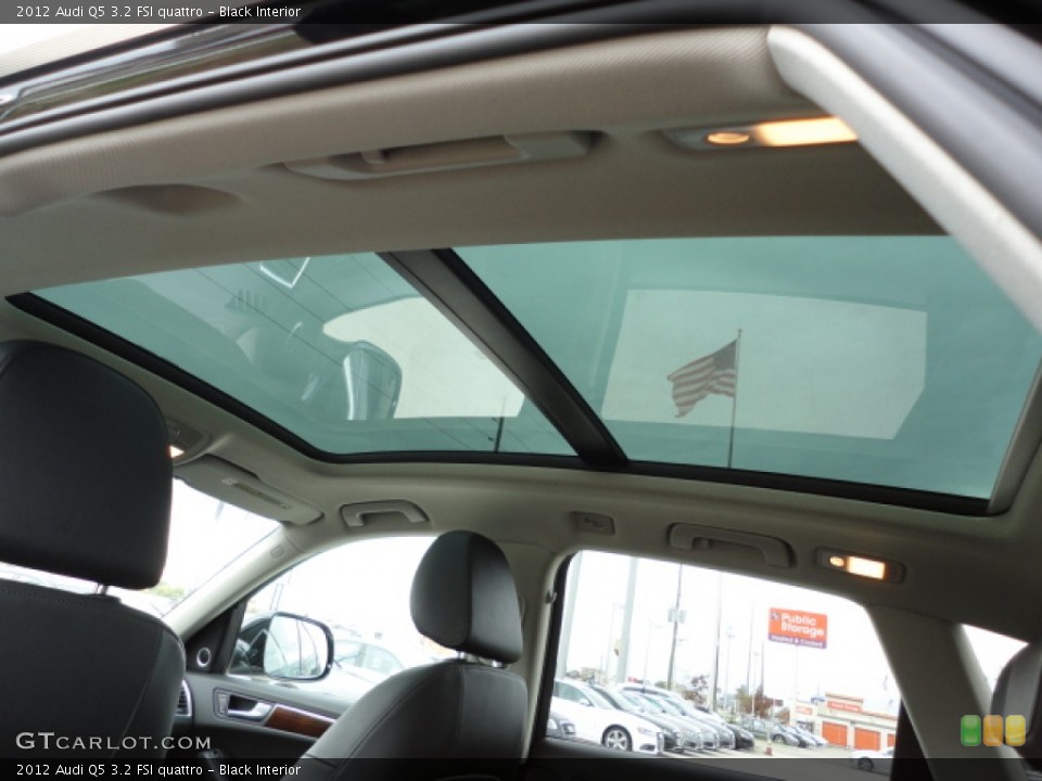 Black Interior Sunroof for the 2012 Audi Q5 3.2 FSI quattro #58889697