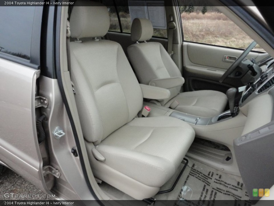 Ivory Interior Photo for the 2004 Toyota Highlander I4 #58901787