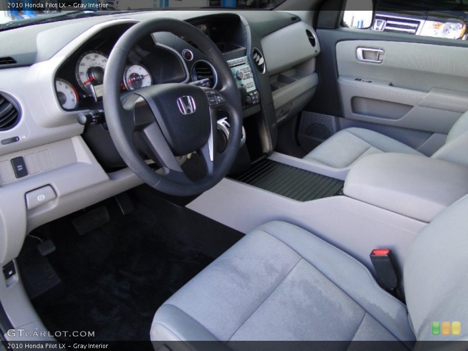 Gray Interior Photo for the 2010 Honda Pilot LX #58905640