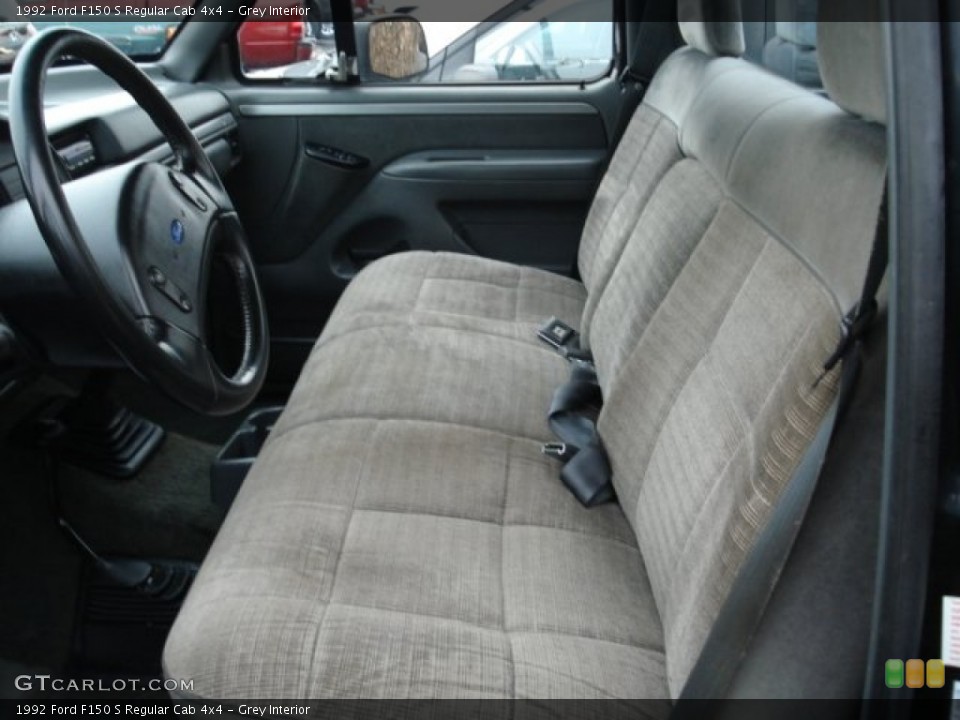 Grey Interior Photo for the 1992 Ford F150 S Regular Cab 4x4 #58905967
