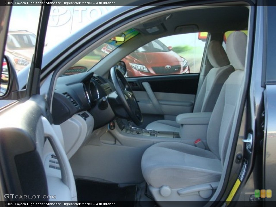Ash Interior Photo for the 2009 Toyota Highlander  #58920194