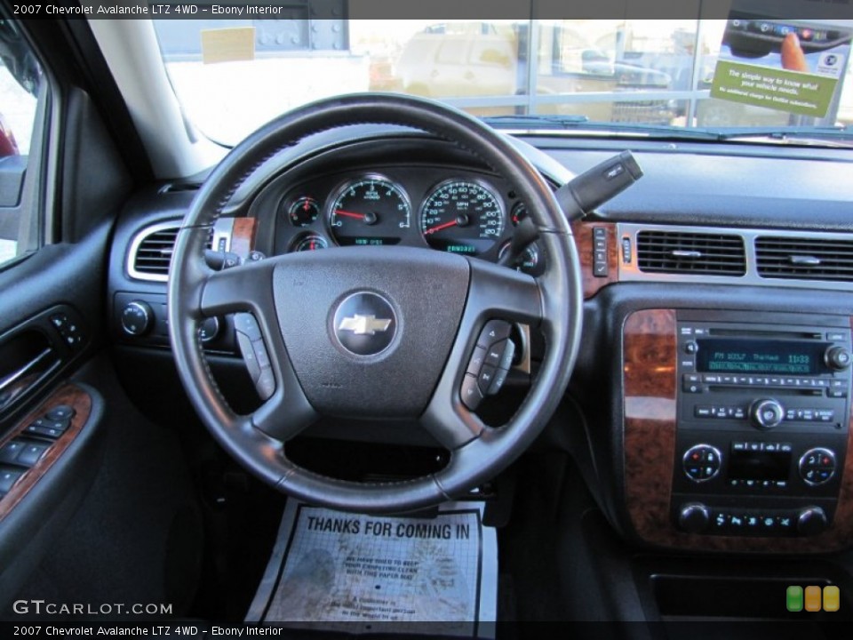Ebony Interior Dashboard for the 2007 Chevrolet Avalanche LTZ 4WD #58923298