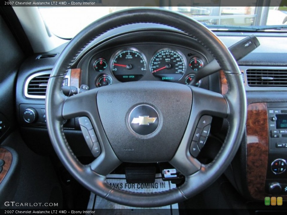 Ebony Interior Steering Wheel for the 2007 Chevrolet Avalanche LTZ 4WD #58923316