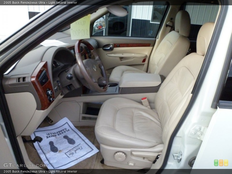 Light Neutral Interior Photo for the 2005 Buick Rendezvous Ultra #58925510