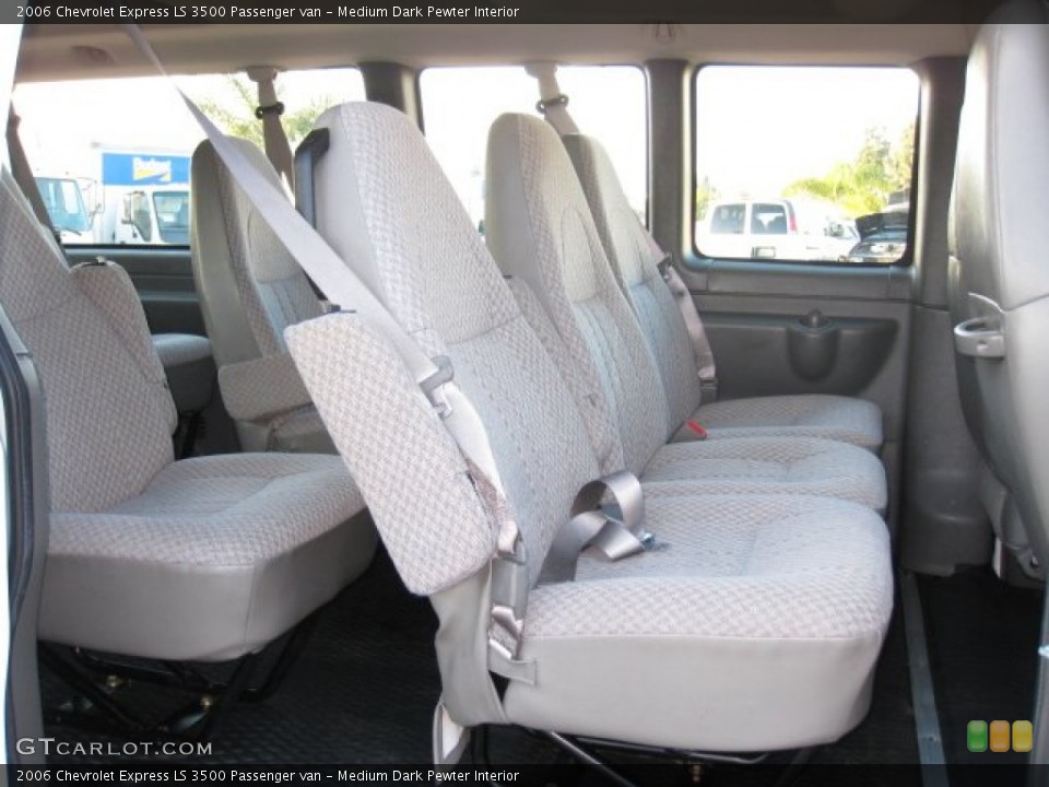 Medium Dark Pewter Interior Photo for the 2006 Chevrolet Express LS 3500 Passenger van #58935390