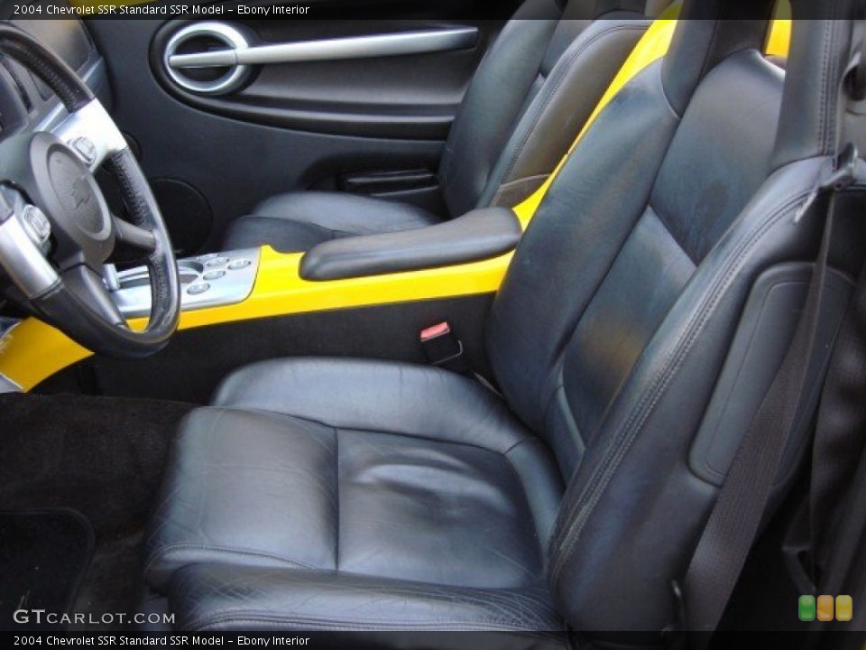 Ebony Interior Photo for the 2004 Chevrolet SSR  #58941330