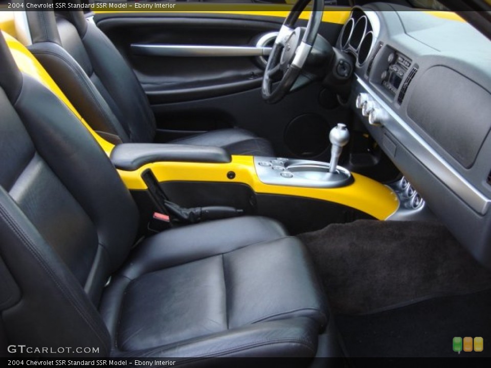 Ebony Interior Photo for the 2004 Chevrolet SSR  #58941339