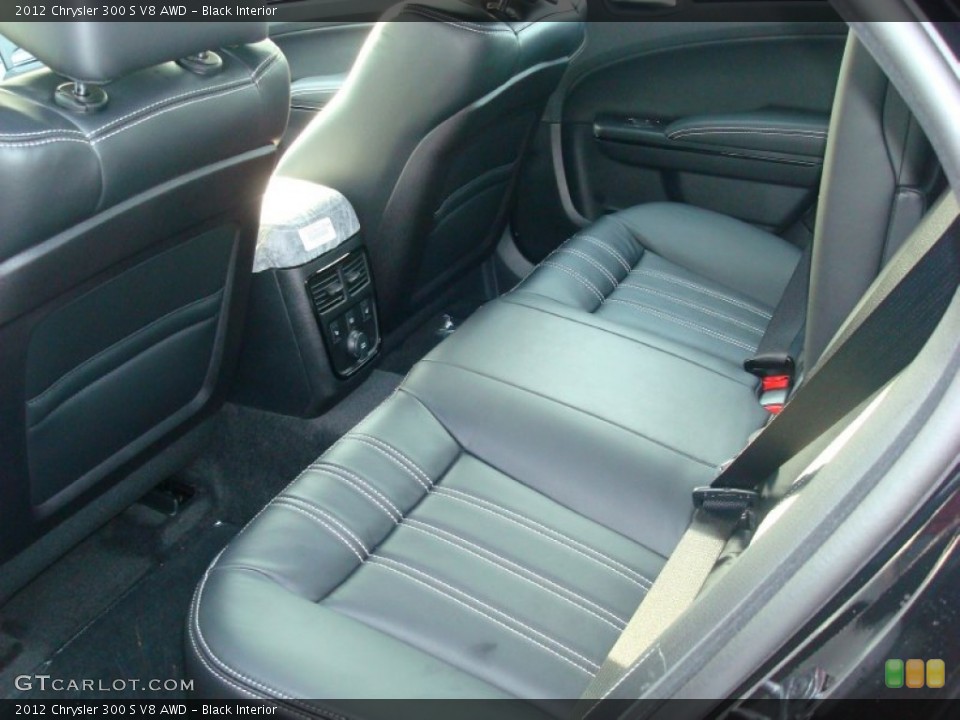 Black Interior Photo for the 2012 Chrysler 300 S V8 AWD #58944123