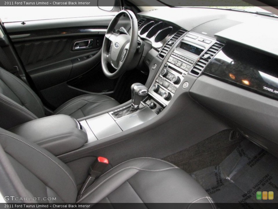 Charcoal Black Interior Photo for the 2011 Ford Taurus Limited #58960761