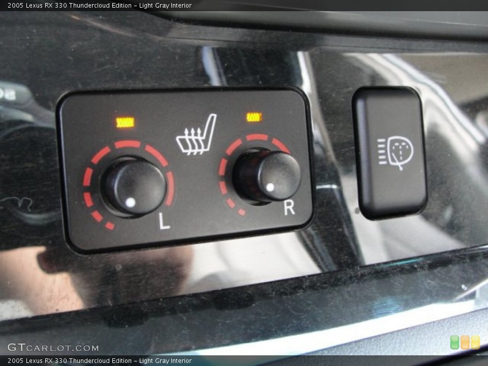 Light Gray Interior Controls for the 2005 Lexus RX 330 Thundercloud Edition #58969080