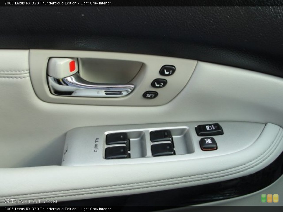 Light Gray Interior Controls for the 2005 Lexus RX 330 Thundercloud Edition #58969086