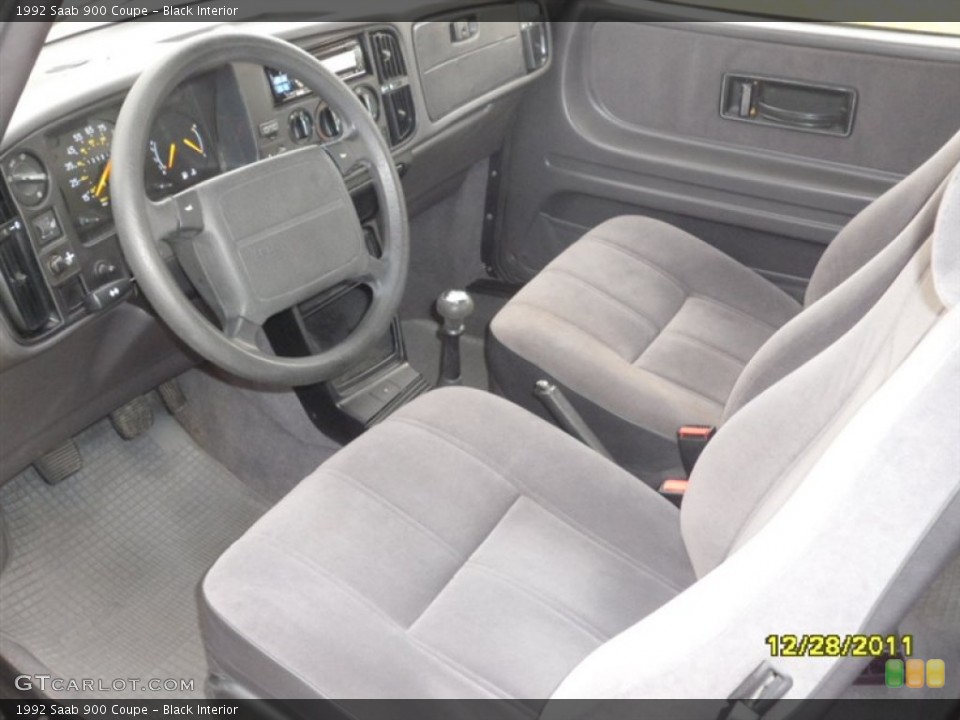 Black 1992 Saab 900 Interiors