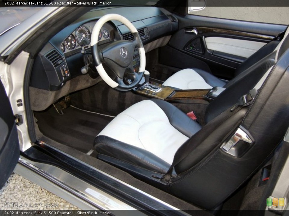 Silver/Black Interior Photo for the 2002 Mercedes-Benz SL 500 Roadster #58972729