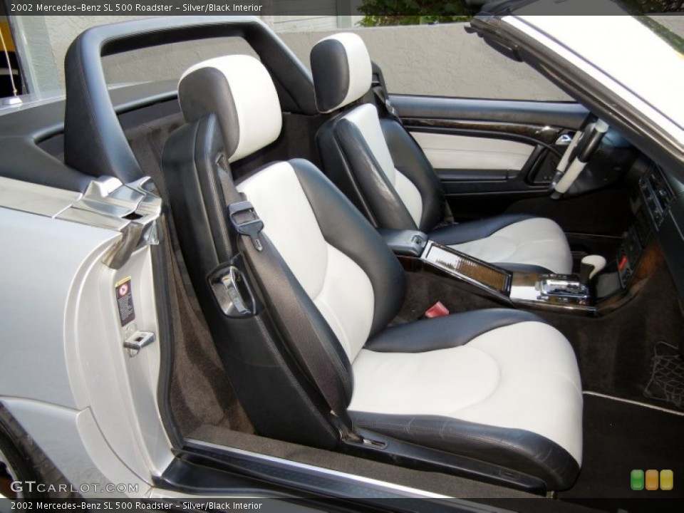 Silver/Black Interior Photo for the 2002 Mercedes-Benz SL 500 Roadster #58972764