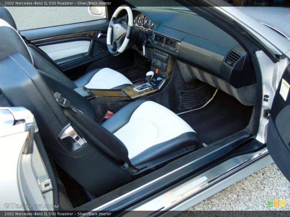 Silver/Black Interior Photo for the 2002 Mercedes-Benz SL 500 Roadster #58972772