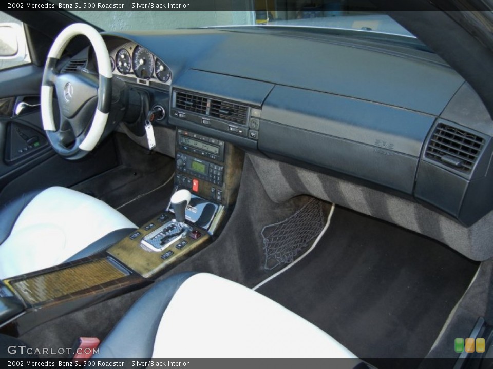 Silver/Black Interior Dashboard for the 2002 Mercedes-Benz SL 500 Roadster #58972810