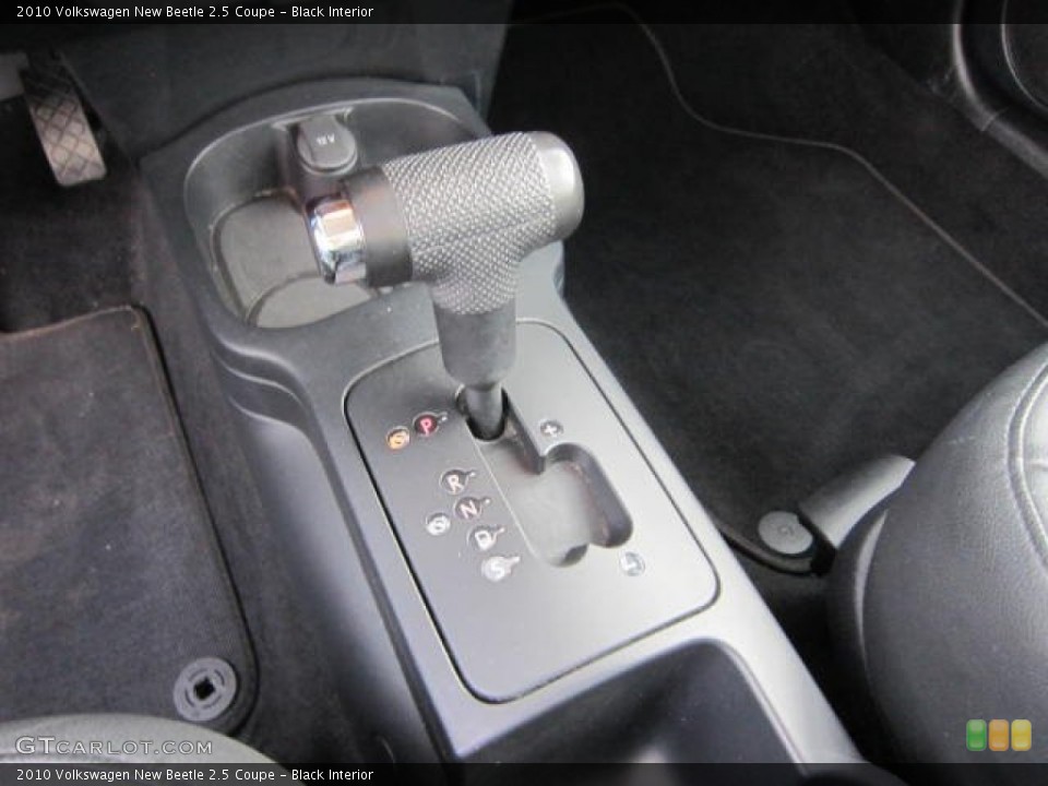 Black Interior Transmission for the 2010 Volkswagen New Beetle 2.5 Coupe #58986106