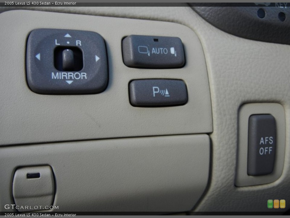 Ecru Interior Controls for the 2005 Lexus LS 430 Sedan #59025513