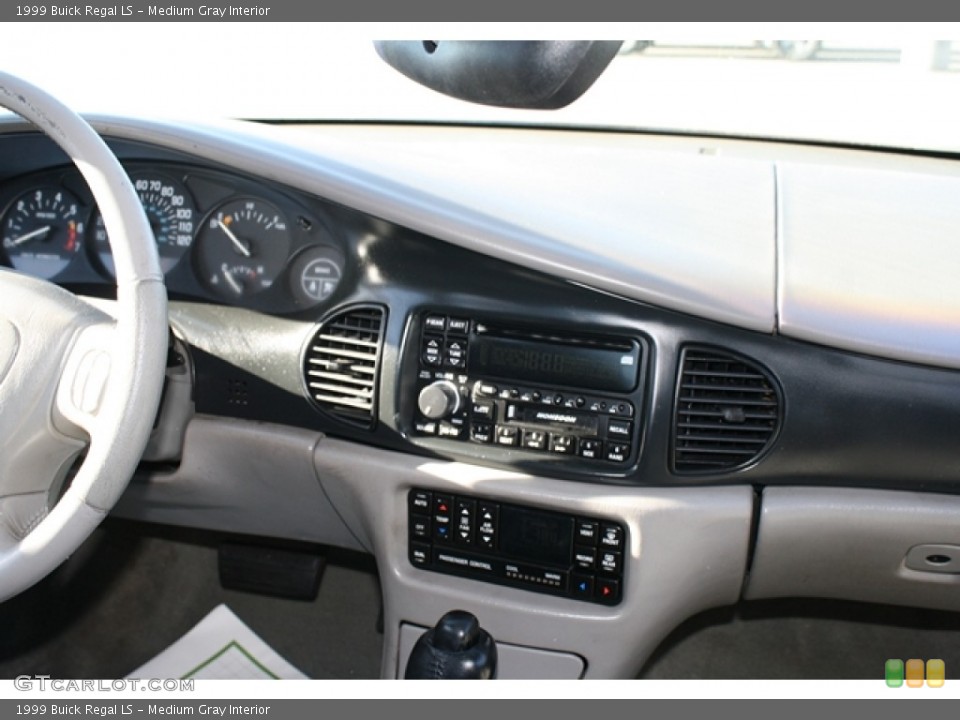 Medium Gray Interior Dashboard for the 1999 Buick Regal LS #59025891