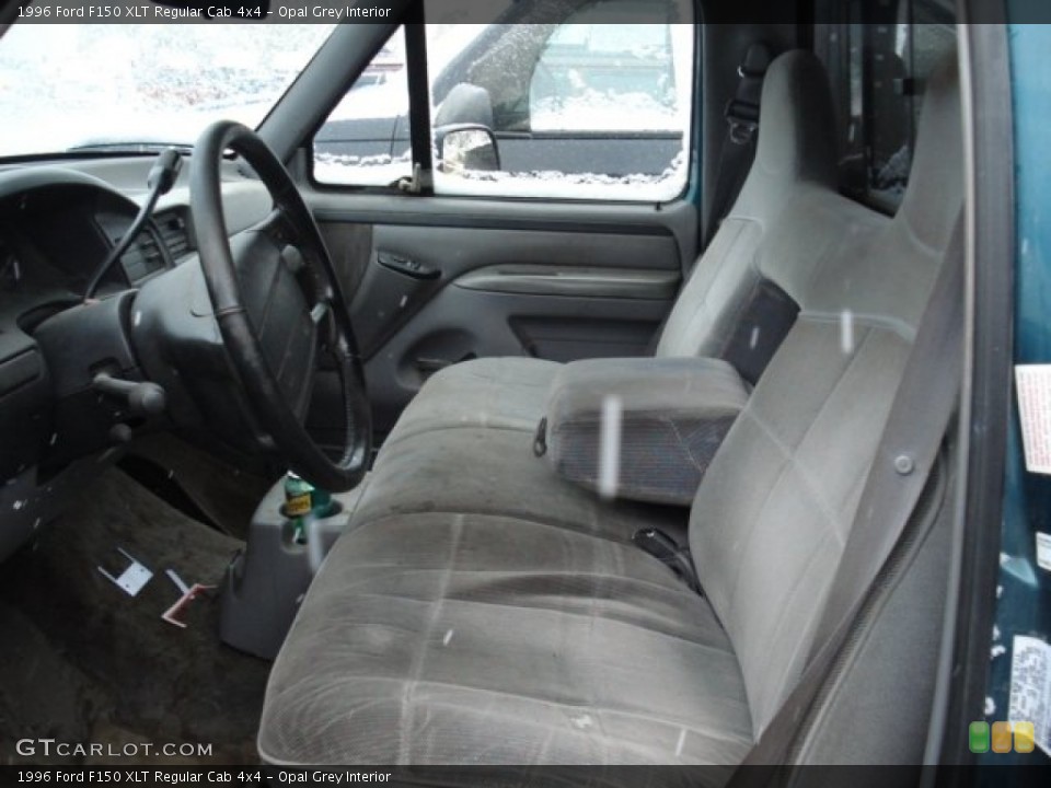 Opal Grey Interior Photo for the 1996 Ford F150 XLT Regular Cab 4x4 #59028577