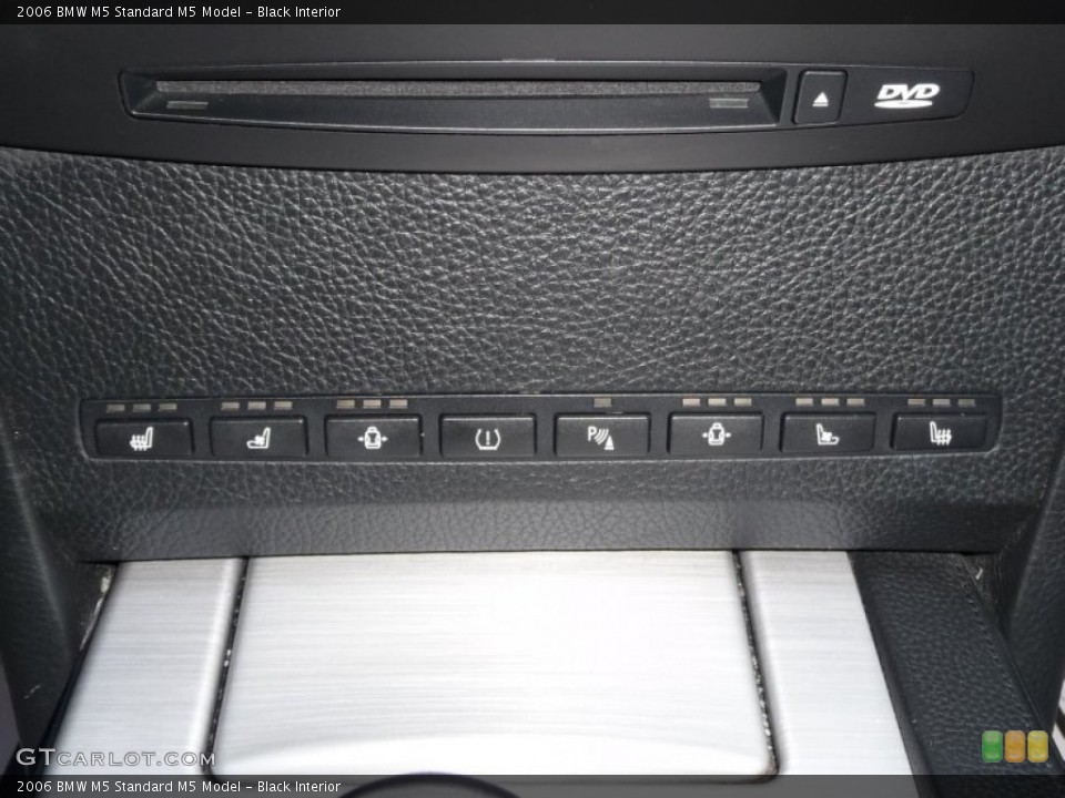 Black Interior Controls for the 2006 BMW M5  #59031967