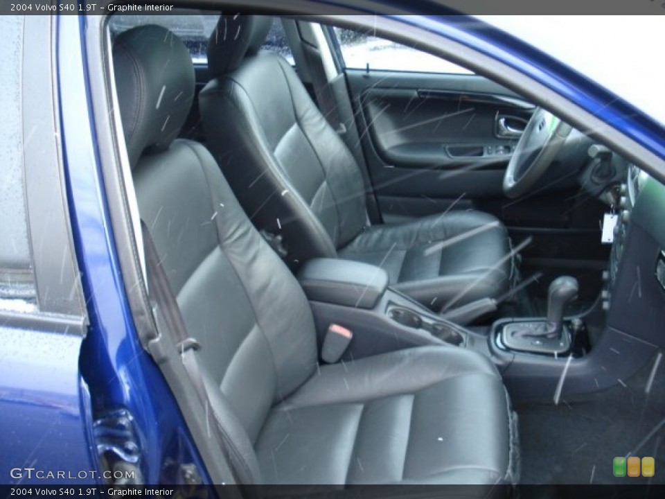 Graphite Interior Photo for the 2004 Volvo S40 1.9T #59034019