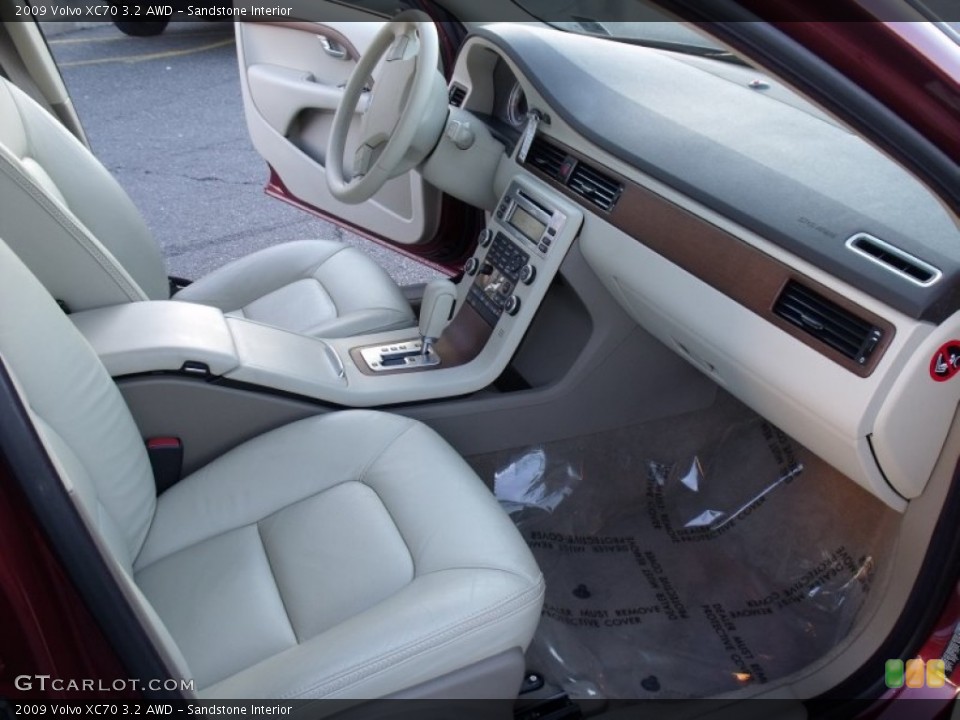Sandstone Interior Photo for the 2009 Volvo XC70 3.2 AWD #59045881